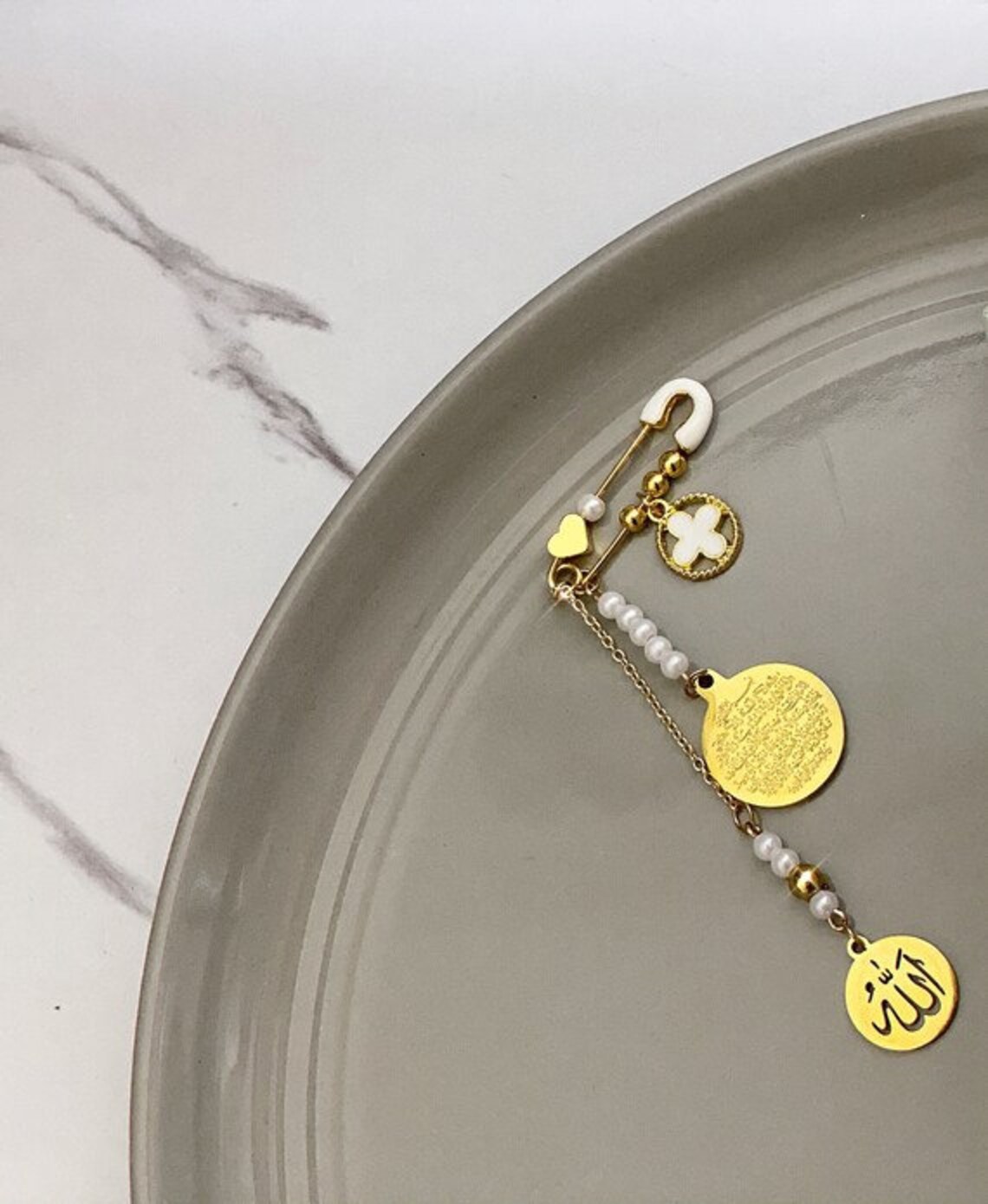 Small white and gold Ayat Kursi tassle pin brooches Islamic Quran Allah pin