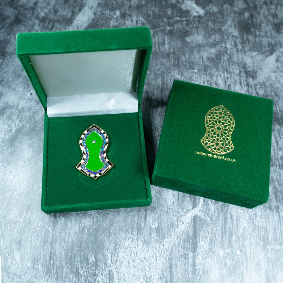Nalayn Shareef Badge: Islamic Heritage Muslim Lapel Pin with Gift Box