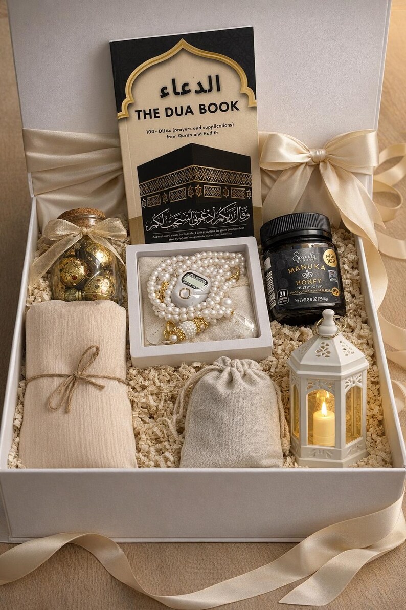 Mother's Day Islamic Gift Set | Dua Book, Prayer Beads, Manuka Honey & Lantern Gift Hamper